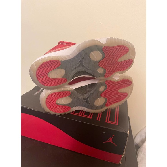 Athletic_Shoes